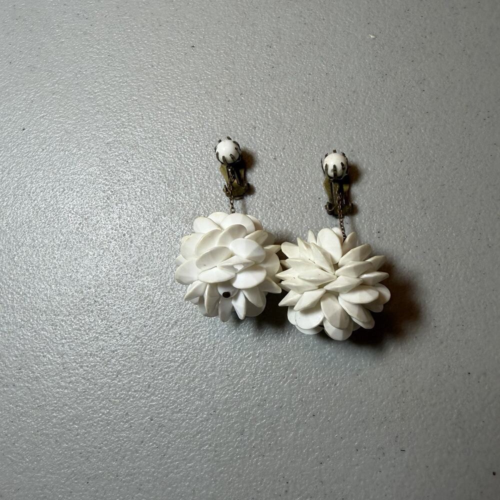 Vintage Mid-Century Clip On Earrings Dimensional White Shell Petal Cluster